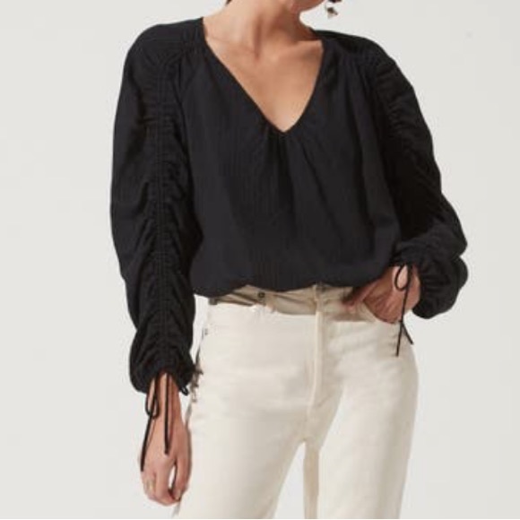 ASTR the Label ruched long sleeve top in black size L - Picture 1 of 8